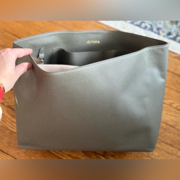 Cuyana Handbags - Cuyana Classic Tote Insert